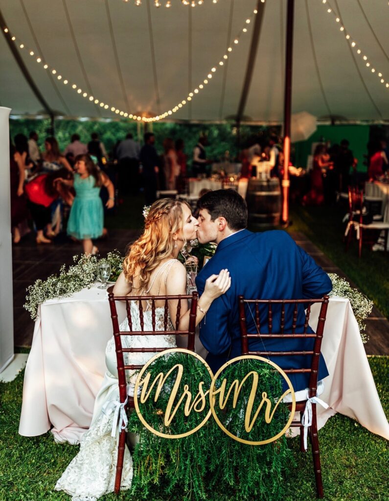Alan & Cara Kissing in the Chair